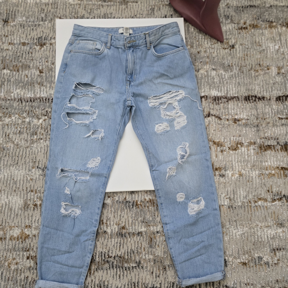 Distressed Light Blue Boyfriend Jeans - Forever 21 (Size 28 US)
